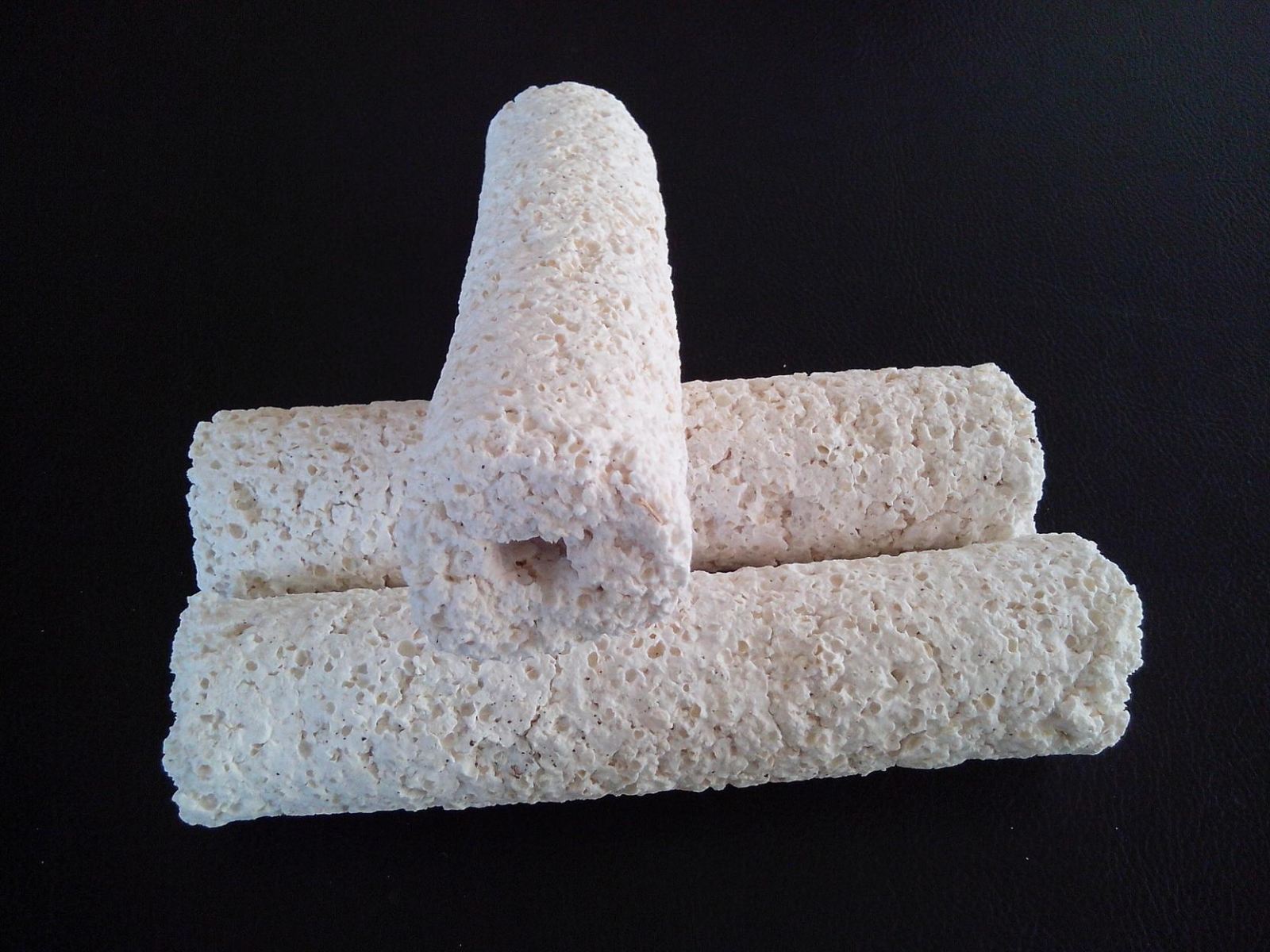 X-101 粗孔细菌屋 （淡黄）